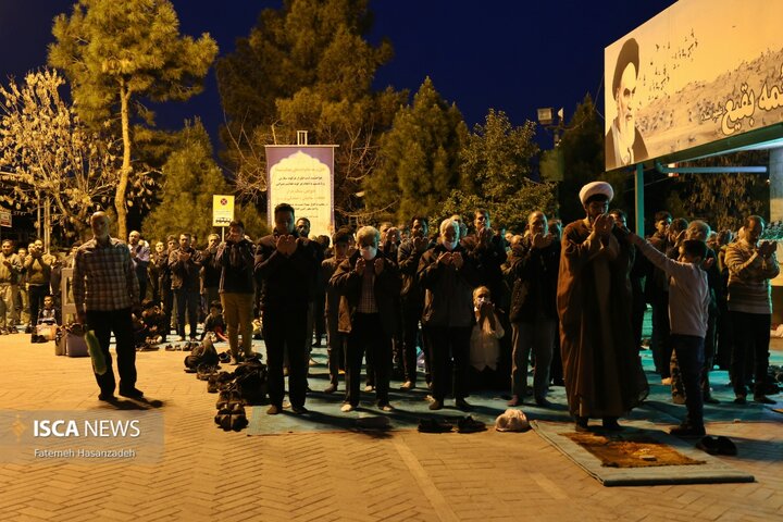 گلزار شهدای تهران در آخرین پنجشنبه سال