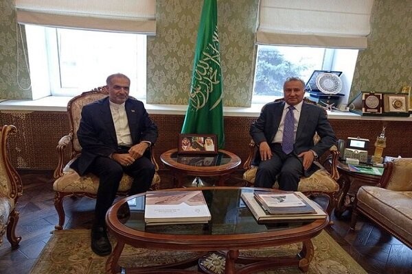 سفیر ایران در مسکو با همتایان سعودی و لبنانی خود رایزنی کرد