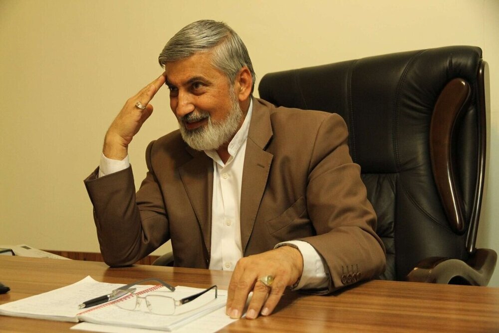 تاثیر دوقطبیهای کاذب سیاسی بر شکلگیری دو قطبیهای واقعی در جامعه