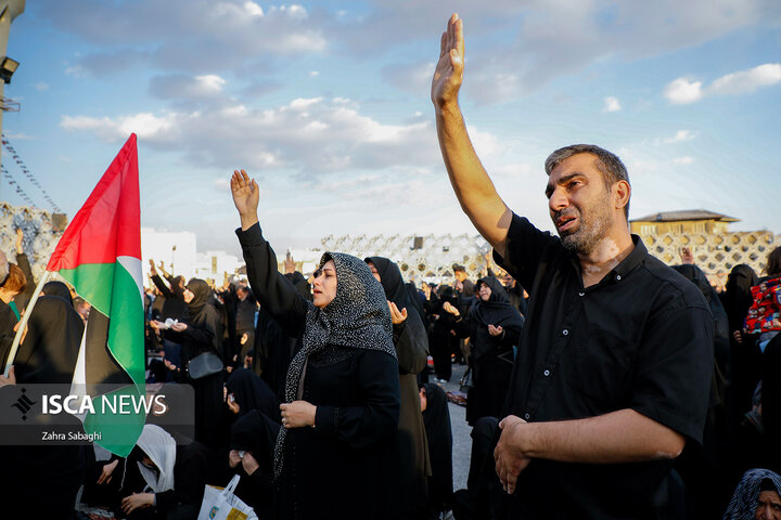 اجتماع مدافعان حرم در میدان امام حسین(ع)