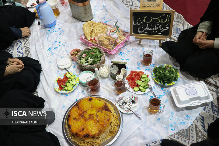 ‌پخت "مقلوبه" در بجنورد به یاد کودکان فلسطینی