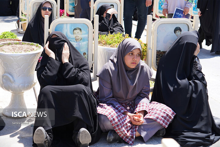 تشییع باشکوه شهید زاهدی در اجتماع ده‌ها هزارنفری مردم اصفهان