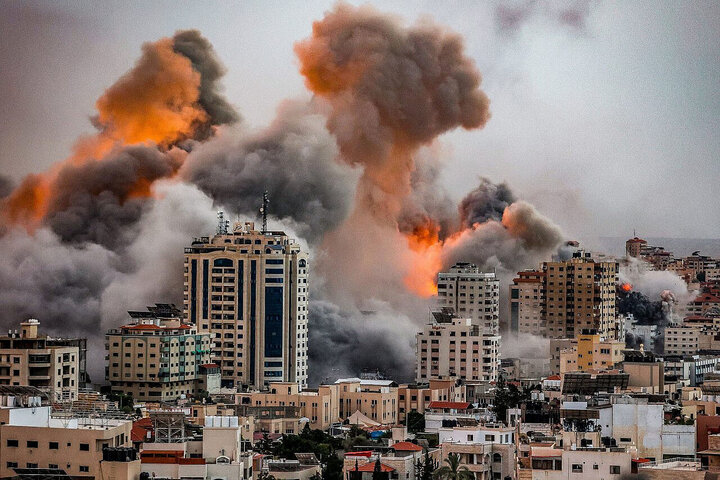 طوفان الاقصی| حمله رژیم صهیونیستی به محل اسکان آوارگان فلسطینی در غزه