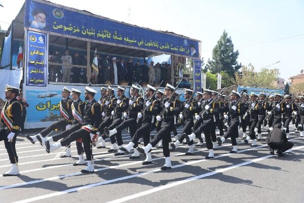 رژه نیروهای مسلح در استان مازندران برگزار شد