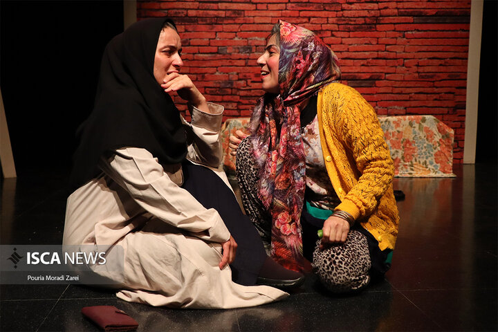درام اجتماعی اجاره‌نشین‌ها در اصفهان به روی صحنه رفت