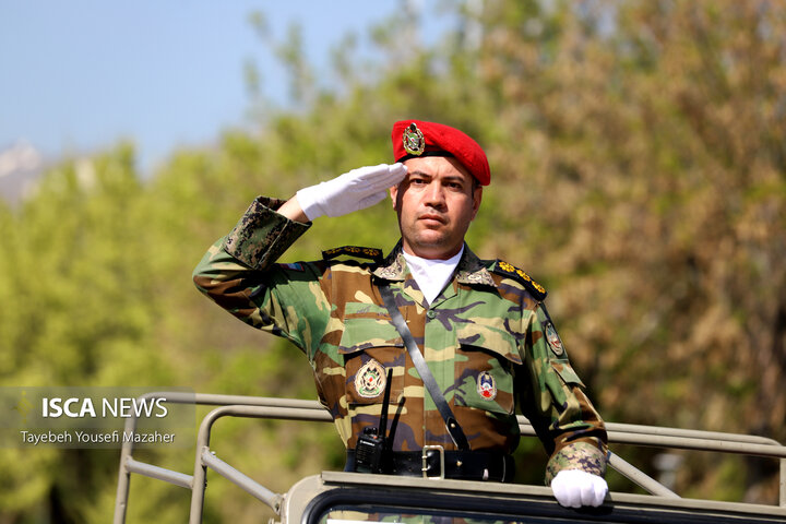 مراسم رژه روز ارتش در همدان