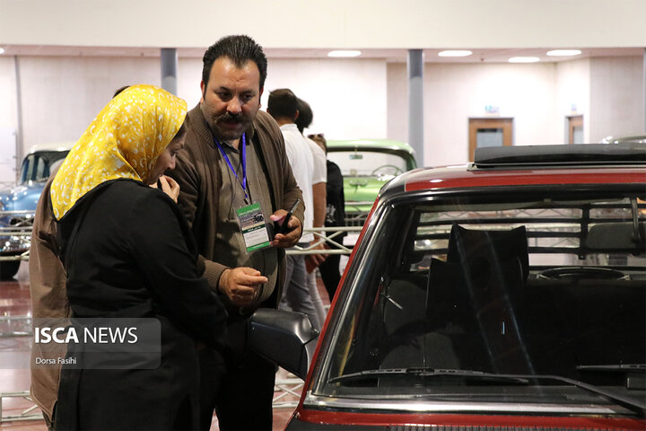 چهارمین نمایشگاه خودروهای کلاسیک، آفرود و مسابقه‌ای در اصفهان