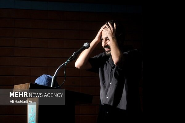 نوید محمد زاده در مراسم تقدیر از استادش + عکس