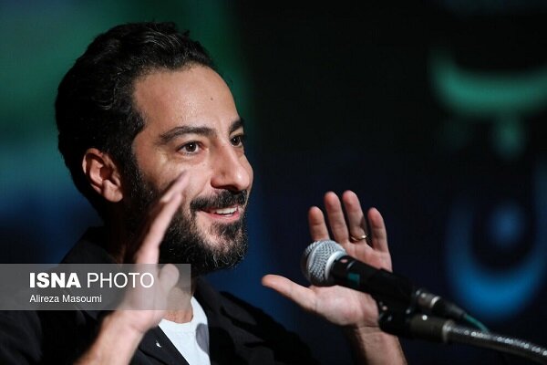 نوید محمد زاده در مراسم تقدیر از استادش + عکس