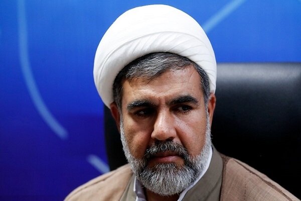 جبهه خاصی برای تخریب رئیس مجلس پیامک میدهد/ تغییر در آرای قالیباف بستگی به ثبتنام یک رقیب جدی دارد