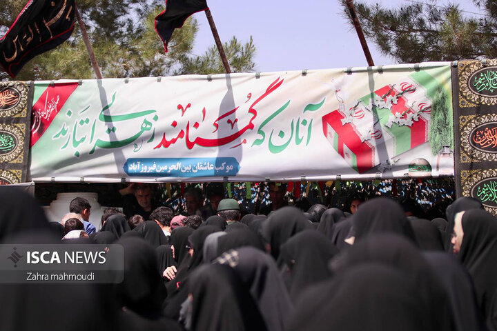 تدفین شهید گمنام ۱۸ ساله بر روی دستان مردمان اشکذر