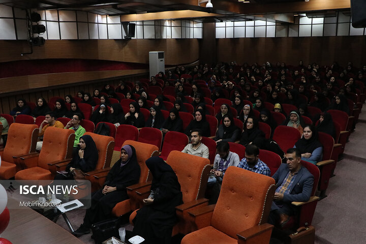 همایش شگرد معلمی، به مناسبت روز معلم در دانشگاه آزاد اسلامی یزد برگزار شد