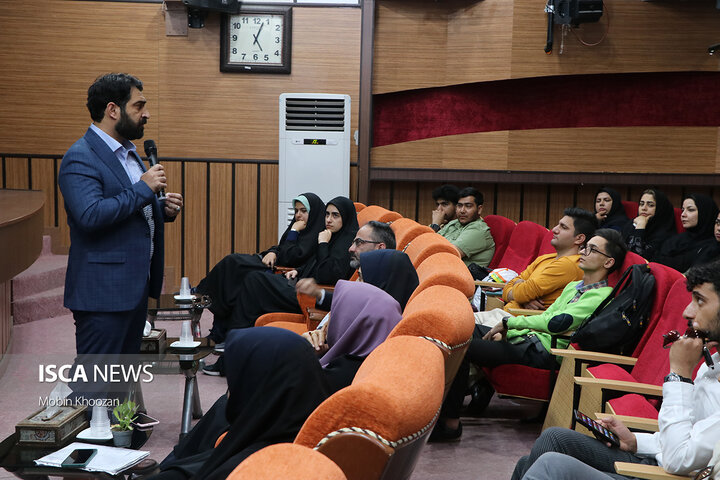 همایش شگرد معلمی، به مناسبت روز معلم در دانشگاه آزاد اسلامی یزد برگزار شد