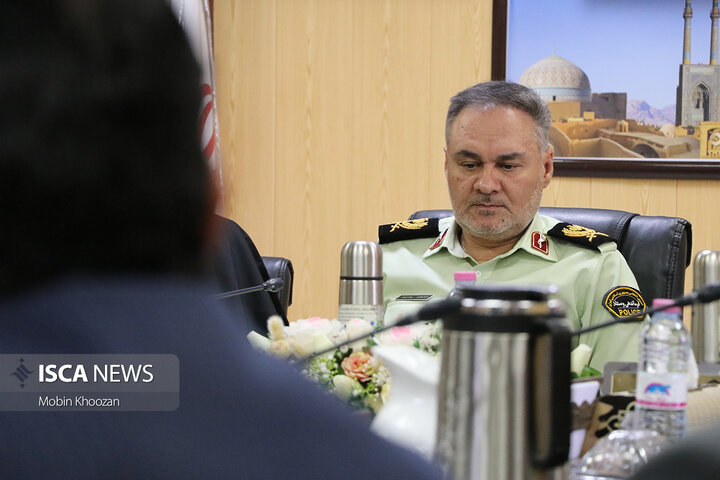 حمایت جمعی از دانشجویان و اساتید از طرح نور در استان یزد