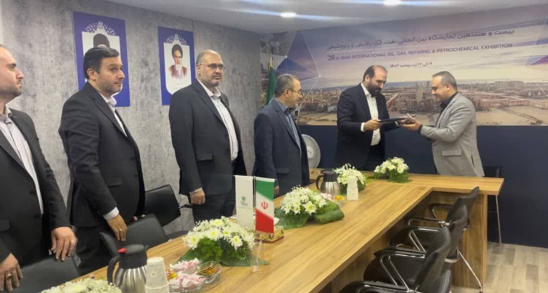 بوشهر نماینده دانشگاه آزاد در فعالیتهای حوزه نفت و پتروشیمی شد