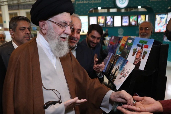 بازدید رهبر انقلاب از نمایشگاه کتاب سیوپنجم