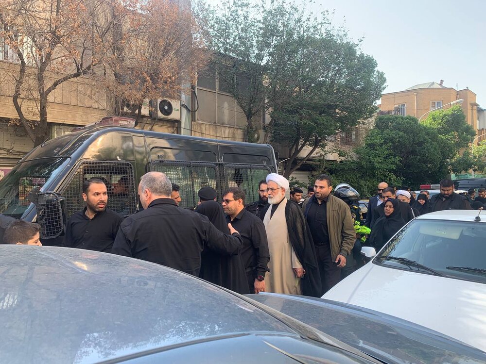 حضور شخصیتهای مختلف در مراسم تشییع شهدای خدمت + عکس