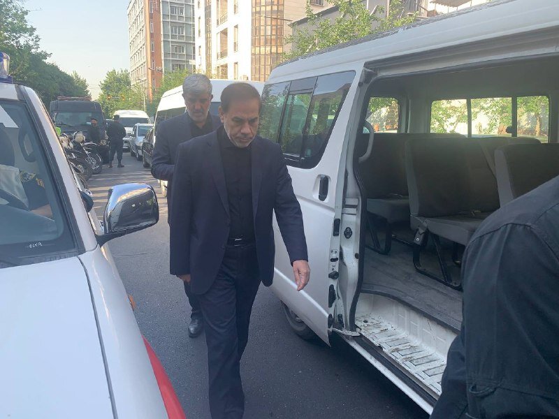 حضور شخصیتهای مختلف در مراسم تشییع شهدای خدمت + عکس