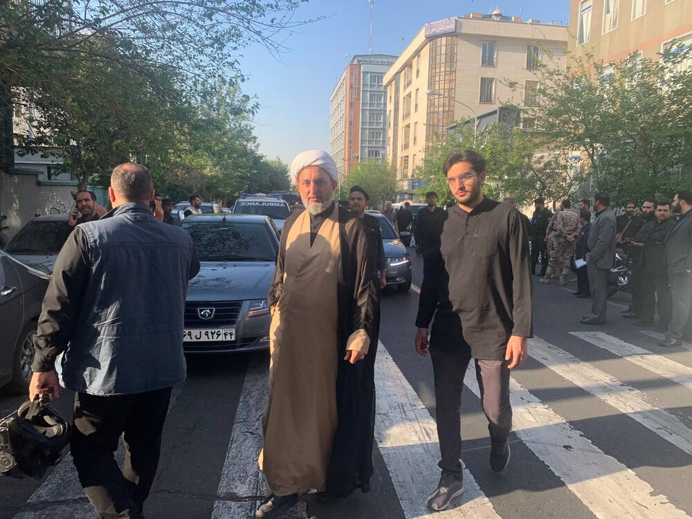 حضور شخصیتهای مختلف در مراسم تشییع شهدای خدمت + عکس