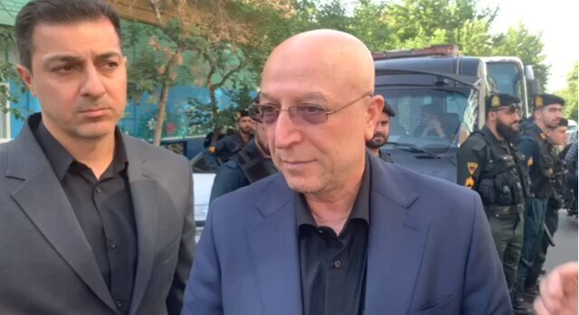 حضور شخصیتهای مختلف در مراسم تشییع شهدای خدمت + عکس