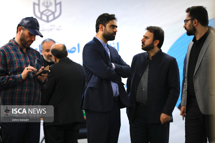 امیرحسین ثابتی نماینده مجلس در اولین روز ثبت نام چهاردهمین دوره انتخابات ریاست جمهوری