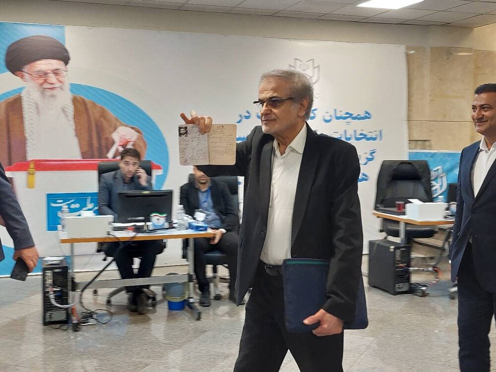 متن و حاشیه چهارمین روز ثبتنام کاندیداهای ریاست جمهوری/ ثبتنام وزیران فعلی و سابق تا نمایندگان ادوار