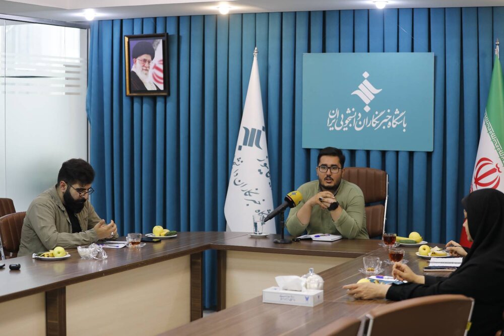 تشکلها پادوی احزاب نیستند/ صدای انقلابی از دانشگاهها شنیده نمیشود