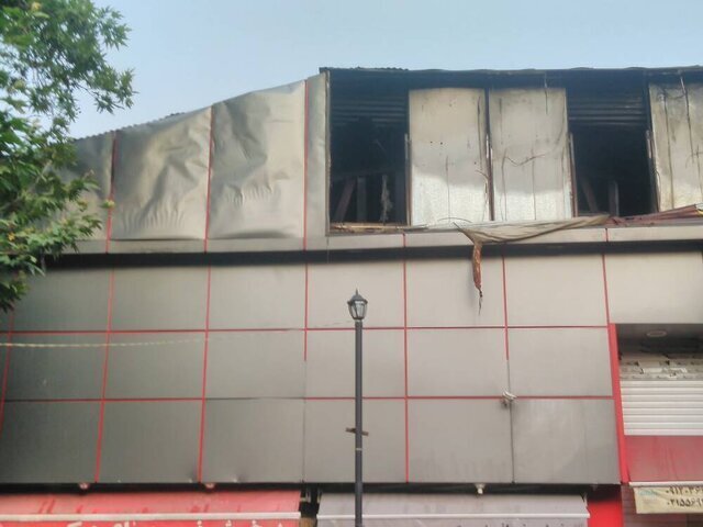 آتشسوزی در انبار خرما در خیابان مولوی تهران + عکس