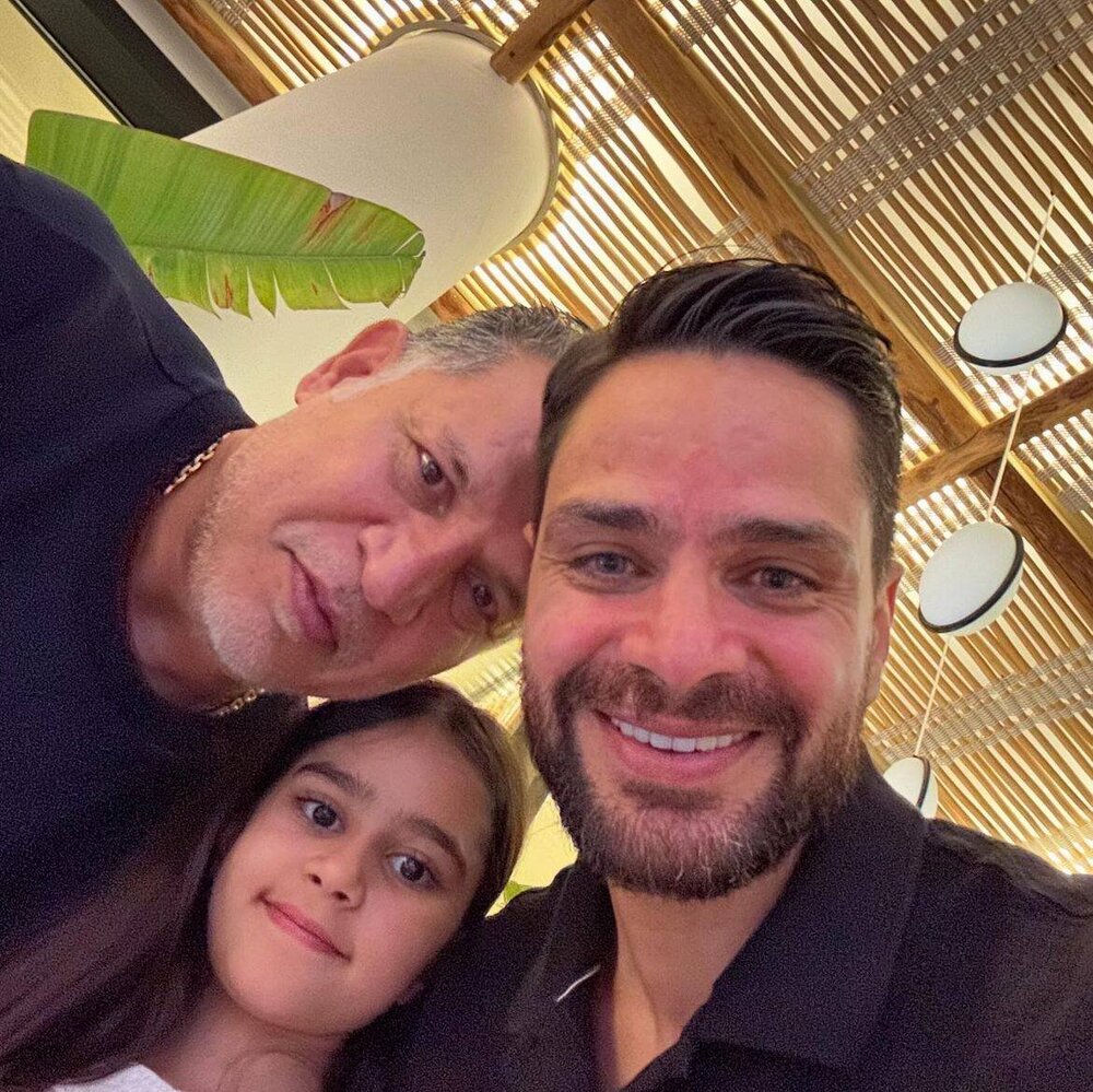 سلفی ستاره پرسپولیس و دخترش در کنار علی دایی + عکس