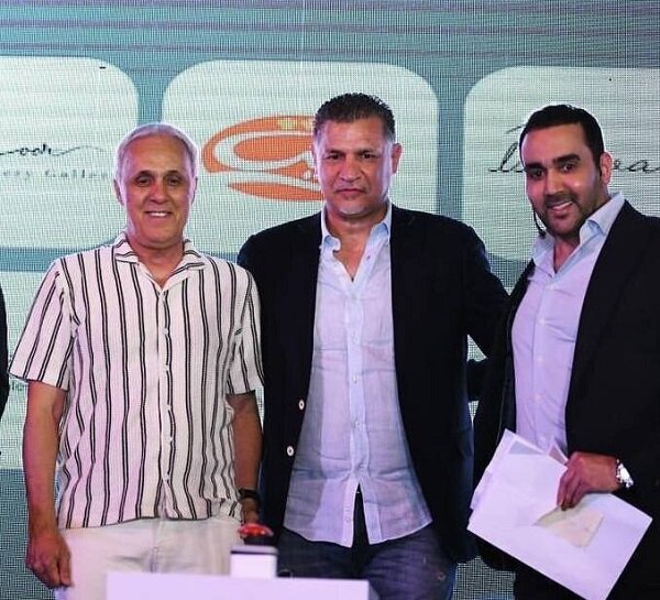 عکس یادگاری پوریا پورسرخ با علی دایی