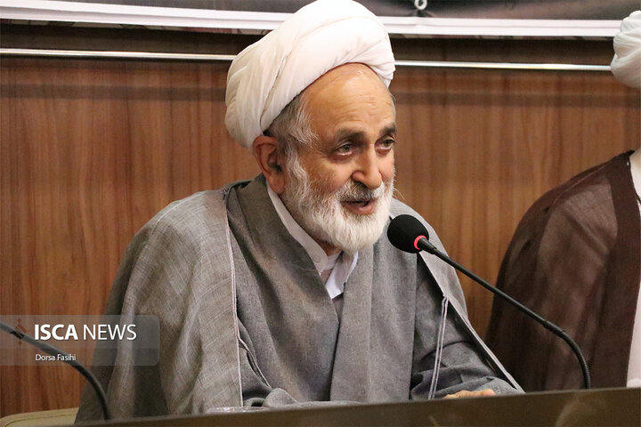 هدف دشمن حمله به سه هویت دینی، پیوستگی و ملی است