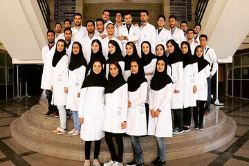 مخالفت ۷۷ عضو فرهنگستان علوم پزشکی با افزایش ۲ برابری ظرفیت پذیرش پزشکی