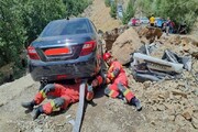 مصدومیت شدید ۳ نفر در اثر ریزش کوه در جاده امامزاده داوود