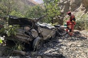 مرگ تلخ ۲ نفر بر اثر سقوط خودرو به دره در مازندران