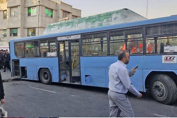 تصادف شدید اتوبوس در میدان شهدا/ یک نفر کشته و ۶ نفر مصدوم شدند