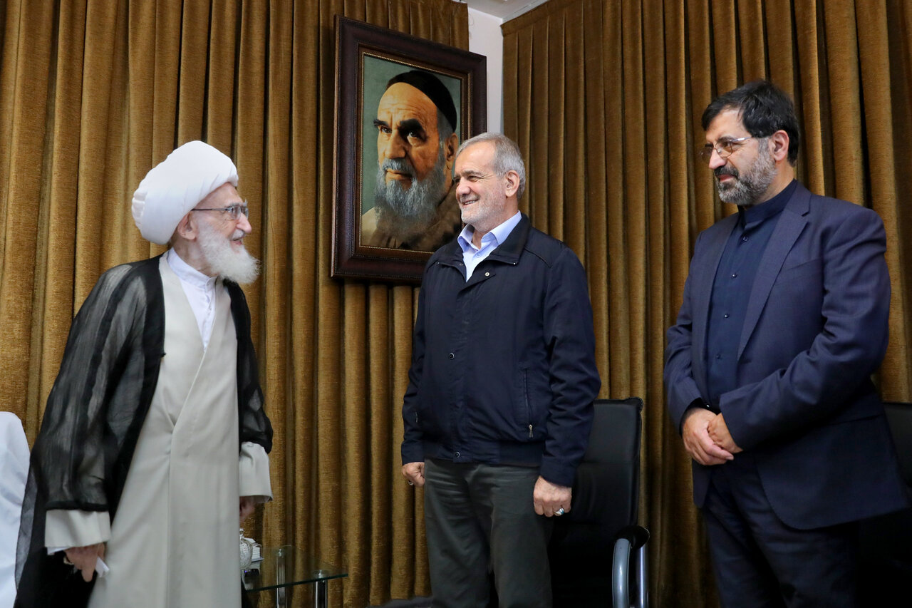 دیدار رئیسجمهور با علما زیر تیغ سانسور و شبه مسئله «شیعه و سنی»