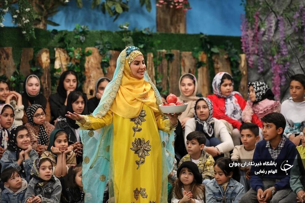 خاله شادونه با ظاهری متفاوت در تلویزیون + عکس