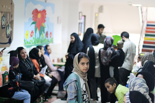 حضور جهادگران دانشگاه علوم پزشکی آزاد اسلامی تهران در چهاردانگه/ بهرهمندی ۴۰۰ نفر از خدمات پزشکی و دندانپزشکی