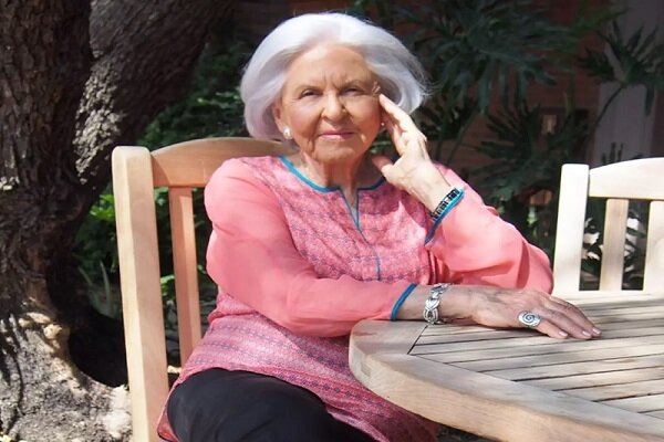 خانم ۱۰۲ سالهای که شادابیاش شما را شگفتزده میکند! + عکس