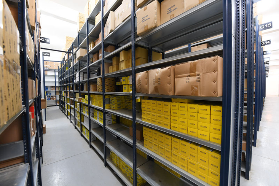 صفر تا صد خرید عمده لوازم یدکی خودرو؛ از انتخاب تامینکننده تا مدیریت انبار