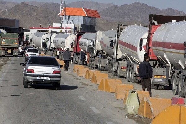 دست‌های آلوده پشت قاچاق و ناترازی بنزین/ ممکن است برخی افراد در بدنه دولت با قاچاقچیان همکاری کنند