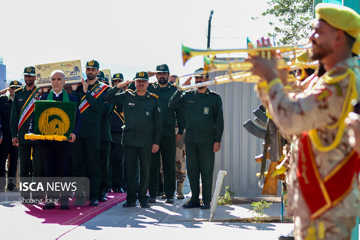 آیین استقبال از هشت شهید گمنام دفاع مقدس در یزد آیین استقبال از هشت شهید گمنام دفاع مقدس در یزد
