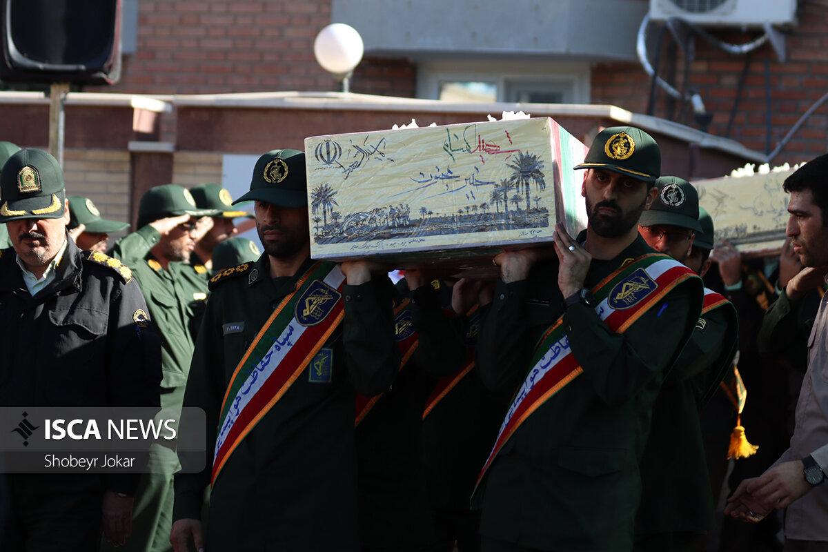 آیین استقبال از هشت شهید گمنام دفاع مقدس در یزد آیین استقبال از هشت شهید گمنام دفاع مقدس در یزد