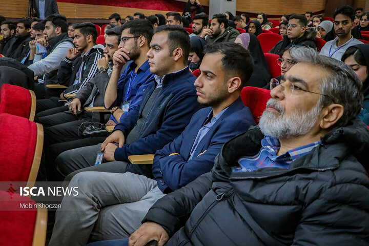 مراسم روز دانشجو با حضور رئیس دانشگاه آزاد اسلامی در دانشگاه آزاد اسلامی یزد