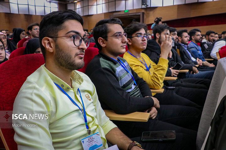 مراسم روز دانشجو با حضور رئیس دانشگاه آزاد اسلامی در دانشگاه آزاد اسلامی یزد