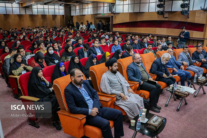 مراسم روز دانشجو با حضور رئیس دانشگاه آزاد اسلامی در دانشگاه آزاد اسلامی یزد