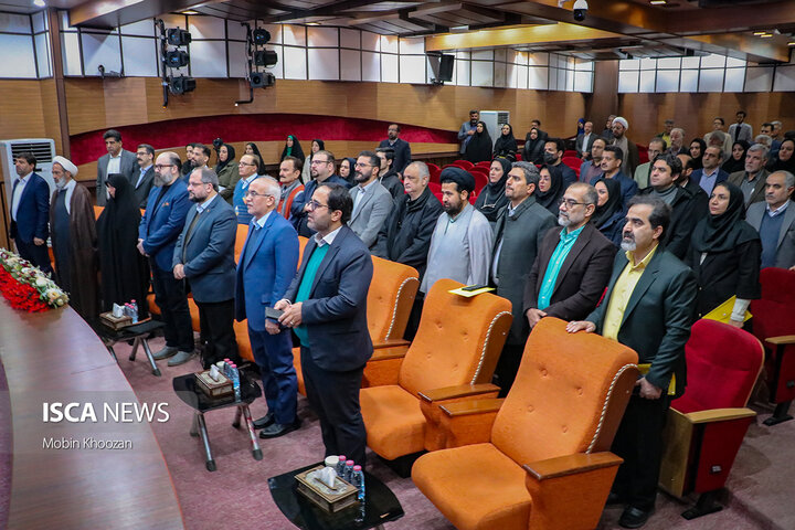 مفاخر انقلاب اسلامی در آئین “عصر انقلاب”