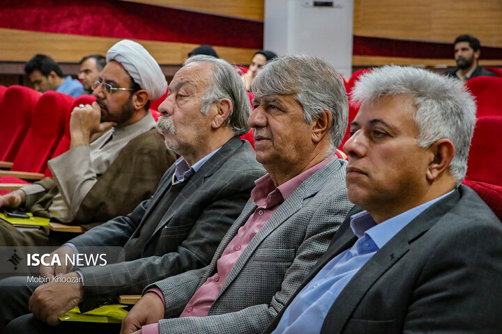 مفاخر انقلاب اسلامی در آئین “عصر انقلاب”