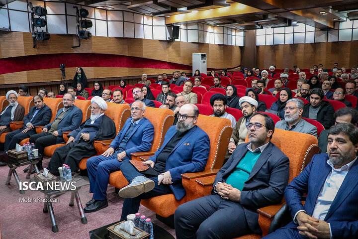 مفاخر انقلاب اسلامی در آئین “عصر انقلاب”