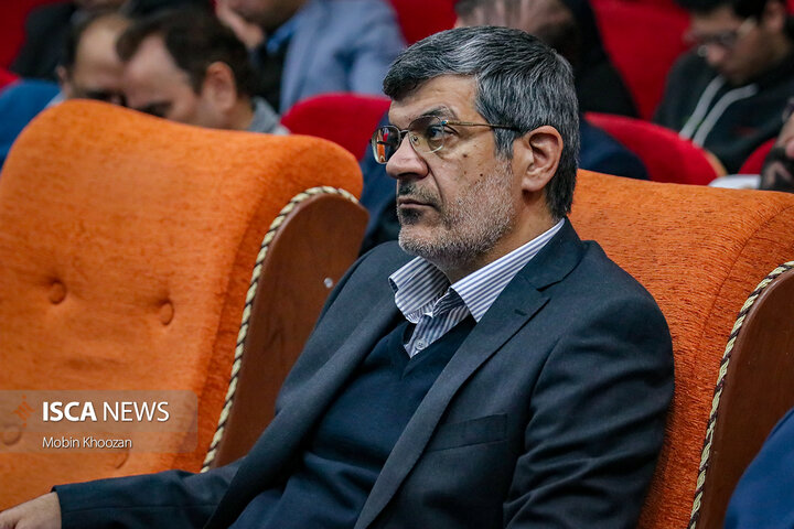 مفاخر انقلاب اسلامی در آئین “عصر انقلاب”